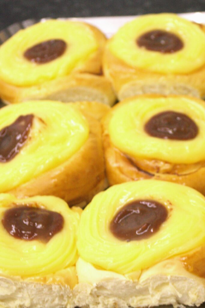 Pão de creme com goiabada